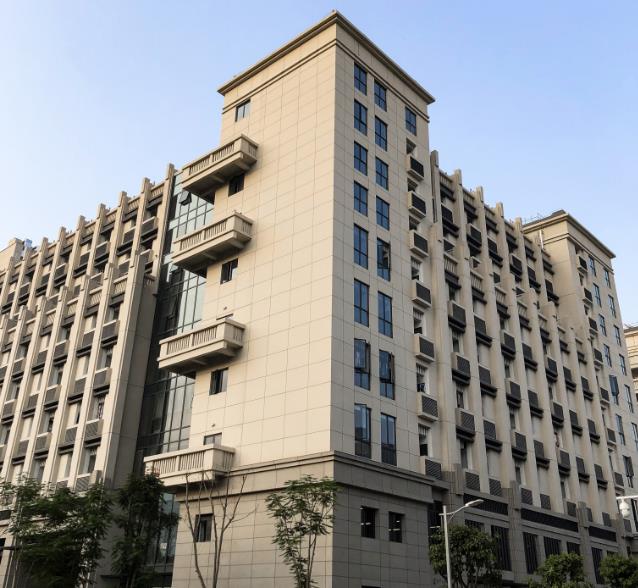 真石漆罩光面漆泛白怎么辦？